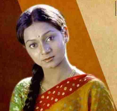 Cinemaazi wishes Zarina Wahab a very happy birthday